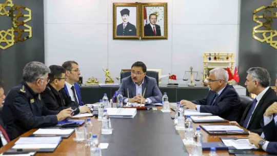 Vali Çiçek, Seçim Güvenliği toplantısı yaptı