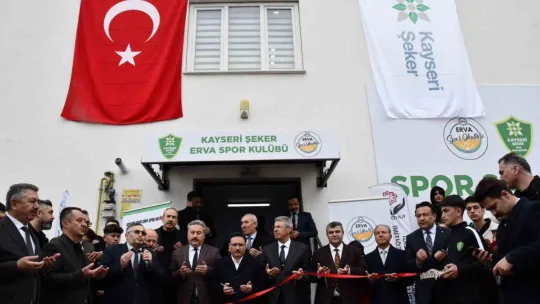 Vali Çiçek: 'Spor okullarıyla gençlerimizi yalnız bırakmayacağımızın haykırışını ortaya koyuyoruz'