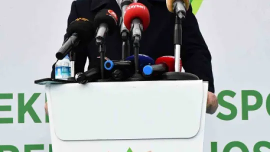 Vali Çiçek: 'Spor okullarıyla gençlerimizi yalnız bırakmayacağımızın haykırışını ortaya koyuyoruz'