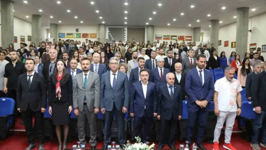 Vali Çiçek: 'Turizm fakültelerinde okuyan öğrenciler bu memleket için milli görev yapıyor'