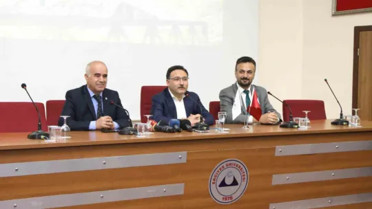 Vali Çiçek: 'Turizm fakültelerinde okuyan öğrenciler bu memleket için milli görev yapıyor'