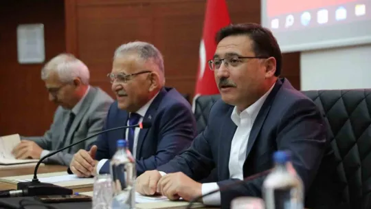 Vali Çiçek mahalle muhtarlarını dinledi