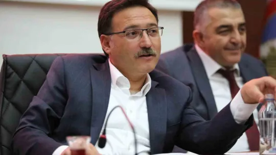 Vali Çiçek mahalle muhtarlarını dinledi