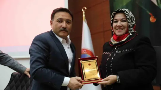 Vali Çiçek mahalle muhtarlarını dinledi