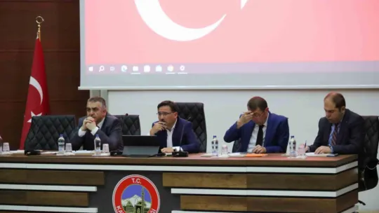Vali Çiçek, muhtarlarla bir araya geldi