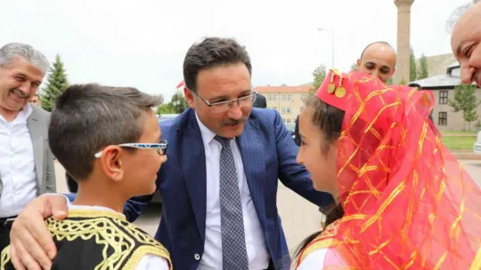 Vali Çiçek Pınarbaşı ve Sarız İlçelerinde Ziyaretlerde Bulundu