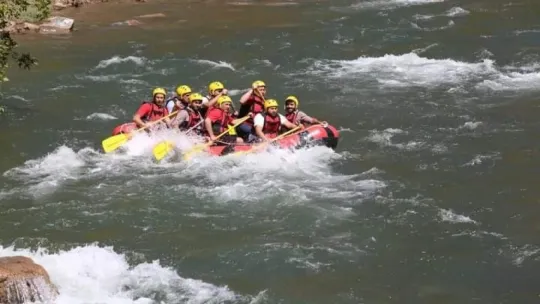 Vali Çiçek rafting yaptı