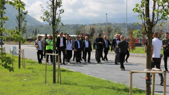Vali Çiçek Ve Başkan Büyükkılıç, Recep Tayyip Erdoğan Millet Bahçesi'ni inceledi