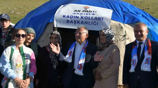 Vali Çiçek Ve Başkan Büyükkılıç, Akkışla Yoğurt Bayramı Ve Kilim Festivali'nde vatandaşla buluştu