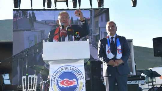 Vali Çiçek Ve Başkan Büyükkılıç, Akkışla Yoğurt Bayramı Ve Kilim Festivali'nde vatandaşla buluştu