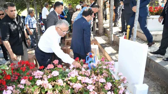 Vali Çiçek ve Başkan Büyükkılıç, 15 Temmuz Şehidi Cennet Yiğit'i kabri başında andı