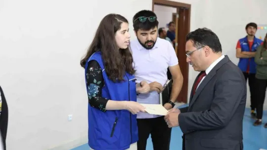 Vali Gökmen Çiçek gençlerle ve milli sporcular ile buluştu