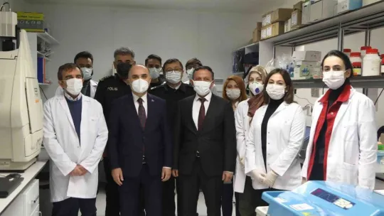 Vali Günaydın'dan ERÜ Aşı Araştırma ve Geliştirme Uygulama Merkezi'ne ziyaret