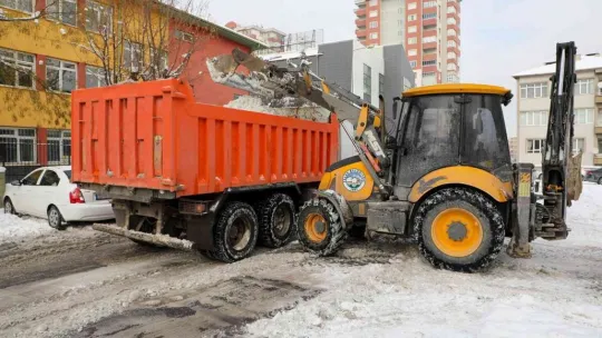 Yağış durdu, Talas'ta kar temizliği başladı