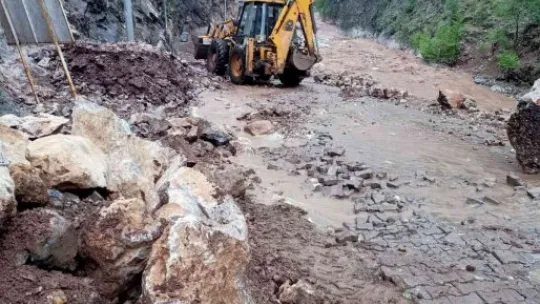 Yahyalı'da sel ve heyelanın izleri siliniyor