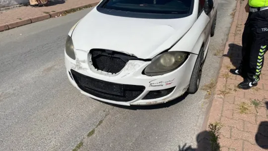 Yakalanacaklarını anladılar, aracı bırakıp kaçtılar