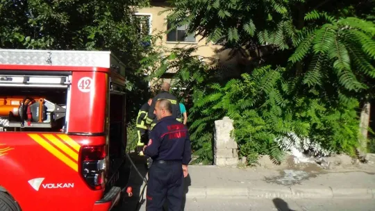 Yangını çay içerek izledi
