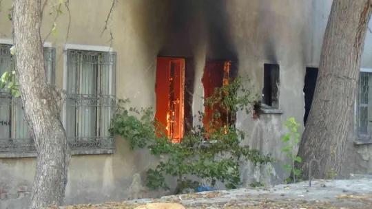 Yangını çay içerek izledi