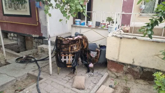 Yavru kediyi alevlerin arasından itfaiye ekipleri kurtardı