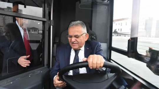 Yeni otobüslerin ilk testini Başkan Büyükkılıç yaptı