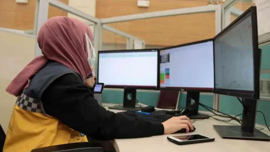 Yeni yıla çalışarak giriyorlar
