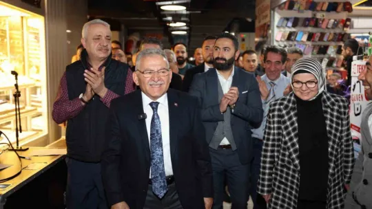 Başkan Büyükkılıç'a Yeraltı Çarşısında Coşkulu Karşılama