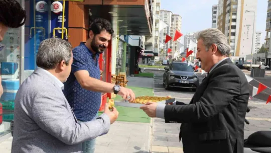 Yıldırım Beyazıt Mahallesi'nde 3 caddenin asfaltı bitmek üzere