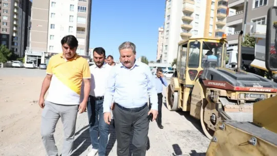 Yıldırım Beyazıt Mahallesi'nde alt yapı ve asfalt çalışmaları devam ediyor