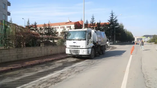 Yıldırım Beyazıt Mahallesi'nde toplu temizlik çalışması yapıldı