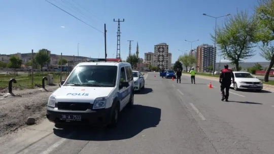 Yunuslar 1 ayda 12 bin 384 kişiyi sorguladı