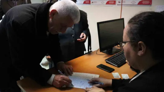 Yurtdışında kalan vatandaşlar oylarını kullanıyor