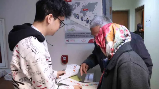 Yurtdışında kalan vatandaşlar oylarını kullanıyor