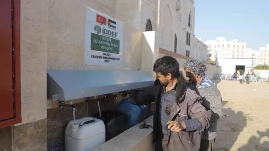 Yüzbinlerce Filistinli temiz suya kavuştu