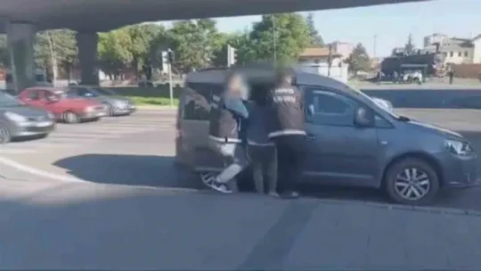 Zehir tacirlerine 118 personelle operasyon: 6 gözaltı