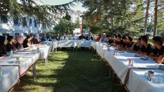 Zeka Küpleri Matematik Kampı Öğrencileri sertifikalarını aldı