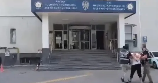Hırsızlık suçundan aranan şahıs yakalandı