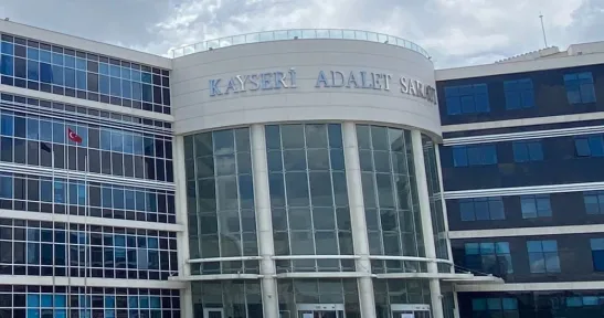 Uyuşturucu ticaretiyle yargılanan 2 sanık suçlamayı reddetti