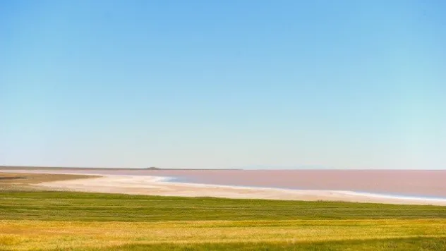 Tuz Gölü pembe renge büründü