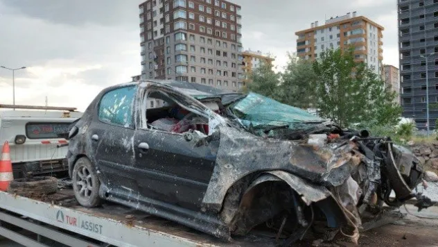 Aynı yolda önce kamyon devrildi, sonra otomobil takla attı: 5 yaralı