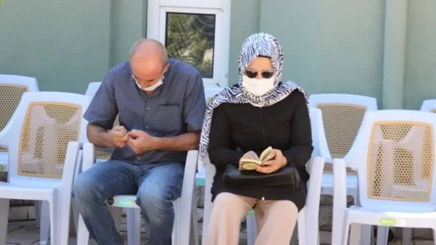 Şehitlikte hüzünlü arefe