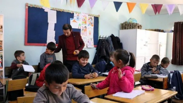 Raşit Öğretmen, Hayatını Öğrencilerine Adadı