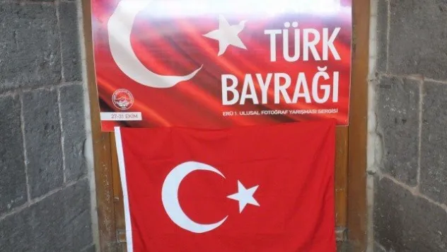 DERECEYE GİREN FOTOĞRAFLAR ZİYARETÇİLERİNİ BEKLİYOR
