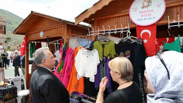 'Maharetli Eller' yeni yerinde aynı gününde