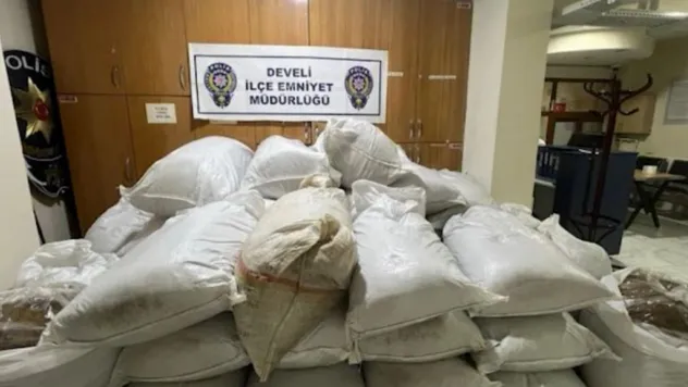 1 ton 102 kilogram kaçak tütünün piyasaya sürülmesi engellendi