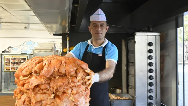 12 yıllık döner ustası Çelik: 'Dönerin suyu gittiği zaman, lezzeti kalmıyor'