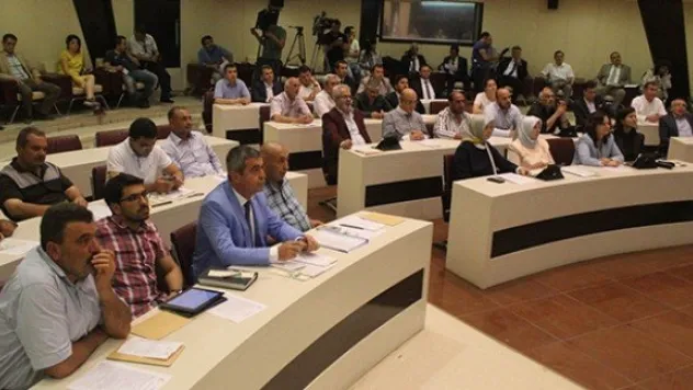 15 ek gündem olmak üzere toplam 42 karar ile meclis toplantısı