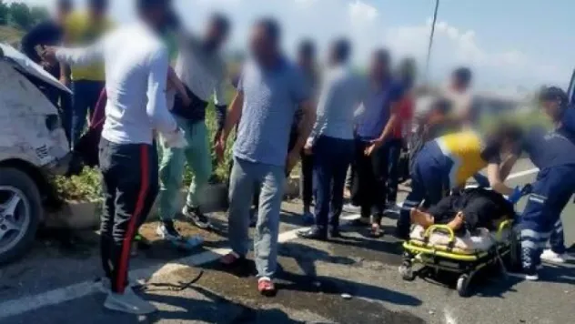 2 aracın birbirine girdiği kazada yaralılardan biri yaşamını yitirdi