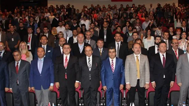 ERÜ'de 'Mükemmellik Zirvesi' düzenledi