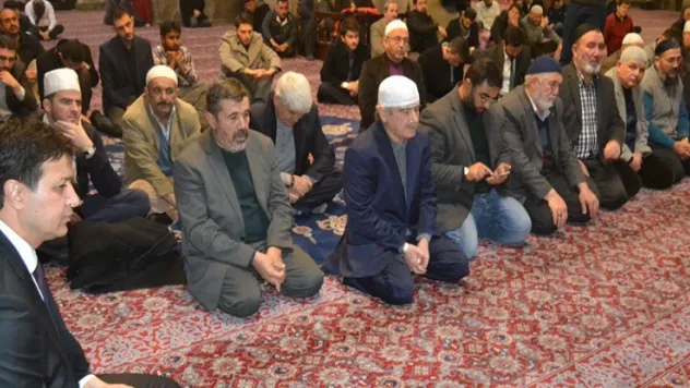 AGD Erbakan'ı hatimle andı