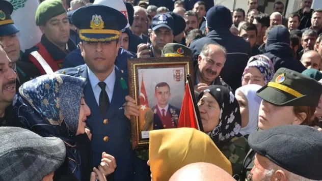 Sur şehidi son kez baba evine getirildi